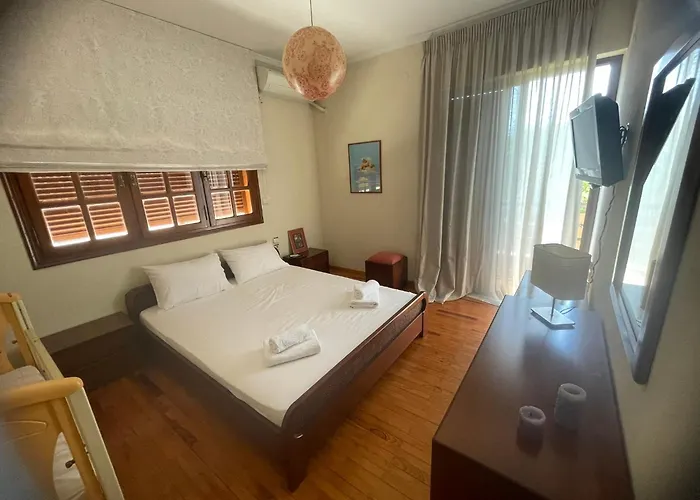 Maria's Apartment, * Selianítika